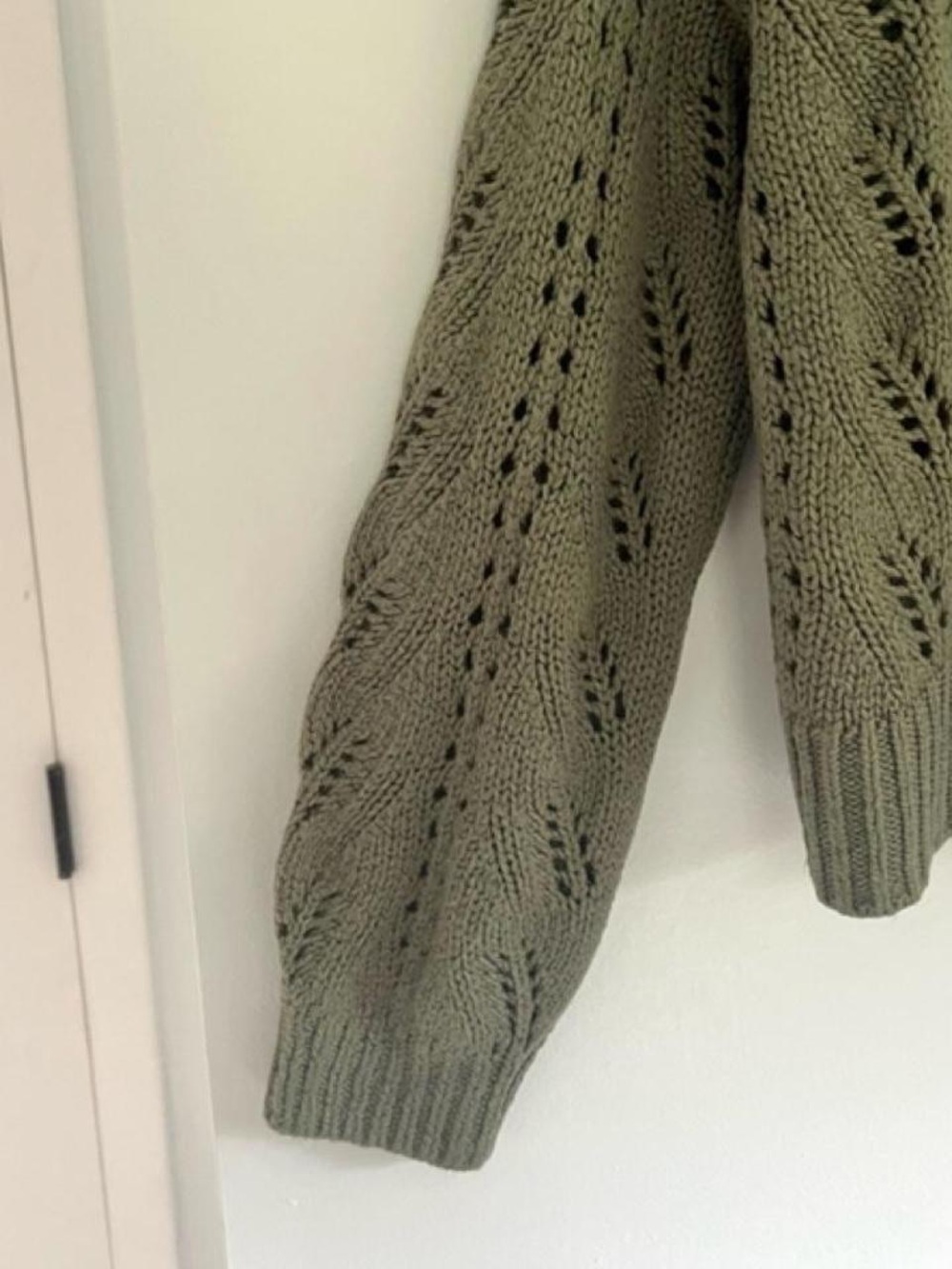 American Eagle Outfitters Olive Green Knit Cropped Cardigan - Picture 6 of 10